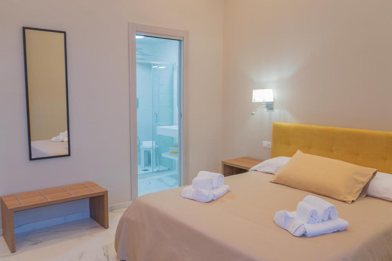 Le Suite Crotone Buitenkant foto